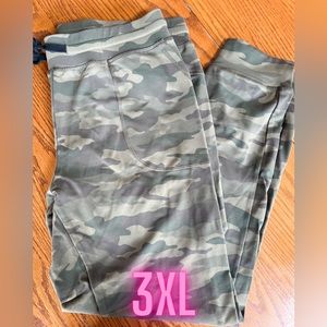 Zyia Camo Unwind Joggers